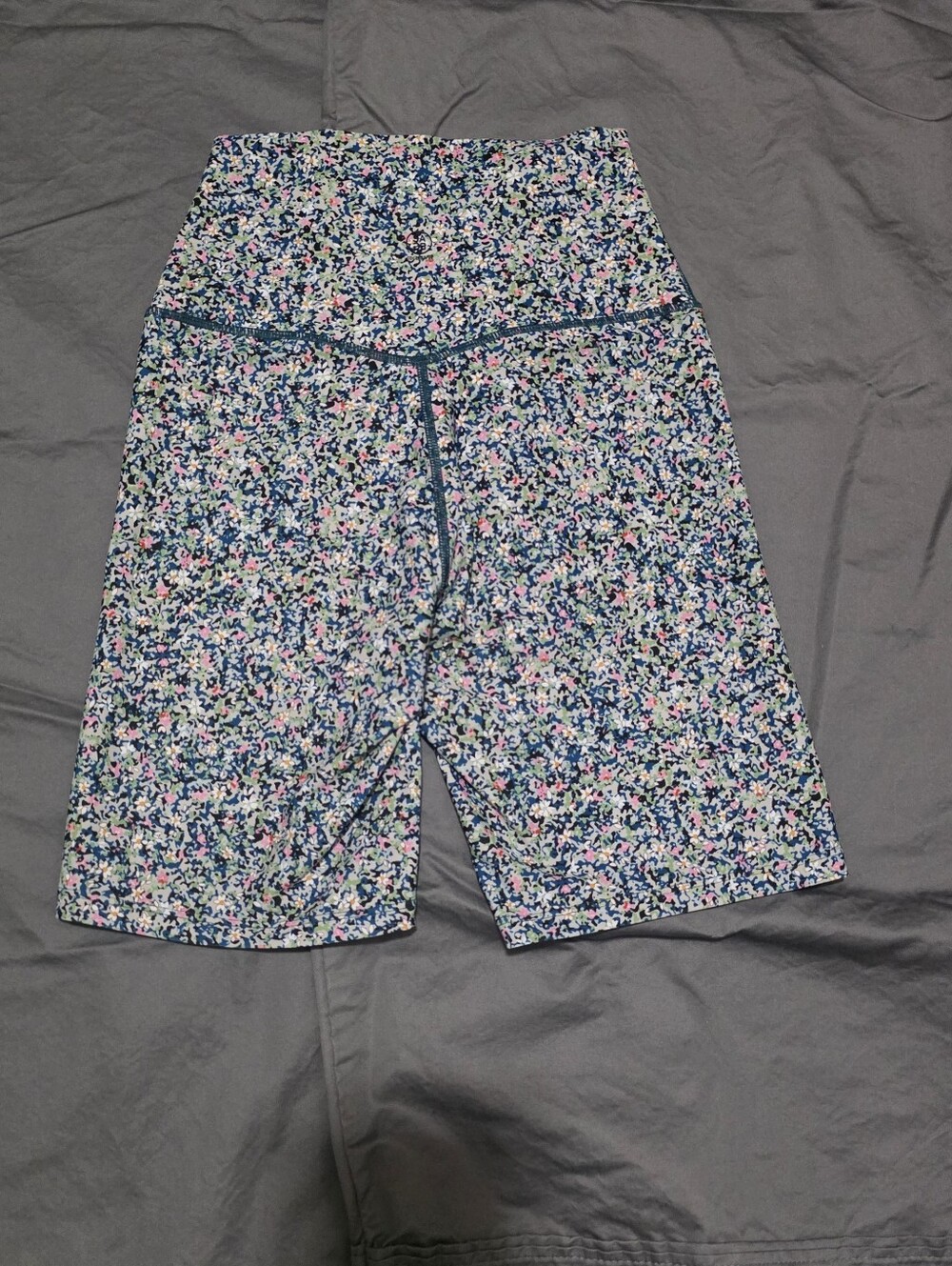 Sage Collective. High Rise Ditsy Floral Activewear Shorts Size XS
